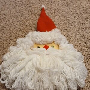 Santa Claus Yarn Wall Hanging
